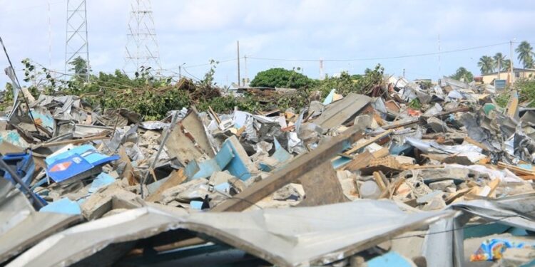 Déguerpissement du quartier ‘’Abattoir’’ : Le double jeu du maire Emmou Sylvestre mis à nu!