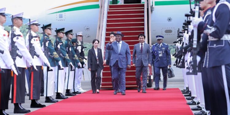 Sommet Corée-Afrique : Alassane Ouattara est arrivé dimanche à Séoul
