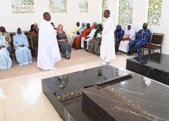 Côte d’Ivoire : Dominique Ouattara se recueille sur le caveau de l’ancien Premier ministre Gon Coulibaly