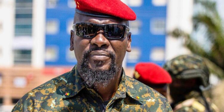 Radiation de plusieurs officiers en Guinée: Quand Mamadi Doumbouya joue avec le feu