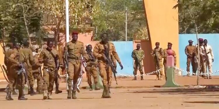 Rumeurs de mutineries au Burkina: «C’est l’œuvre d’individus aux destins funestes» (Chef d’État-major général)