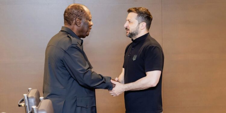 Coopération : Alassane Ouattara échange avec Volodymyr Zelenski en Suisse