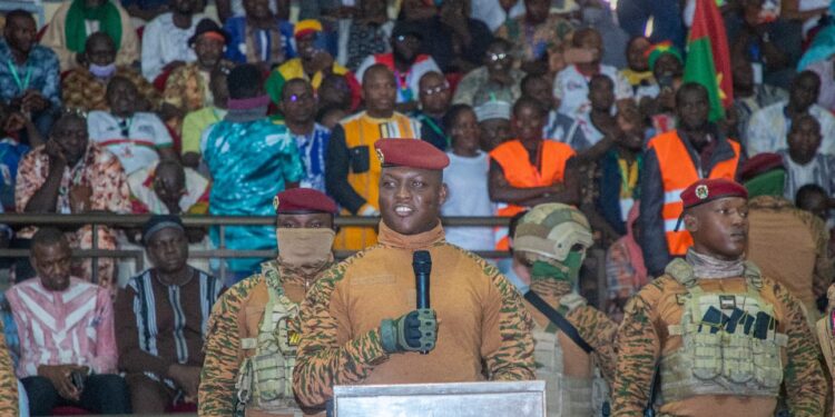 Burkina : Ibrahim Traoré  veut expliquer aux forces vives sa vision quinquennale