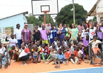 Aide à l’enfance en difficulté : La Fondation Children Of Africa offre des vivres et des non vivres à la Pouponnière de Dabou