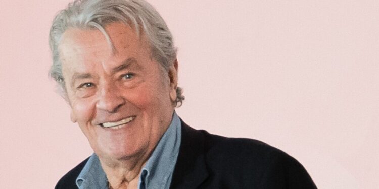 France : Alain Delon, un géant du cinéma, s&rsquo;est éteint à l&rsquo;âge de 88 ans