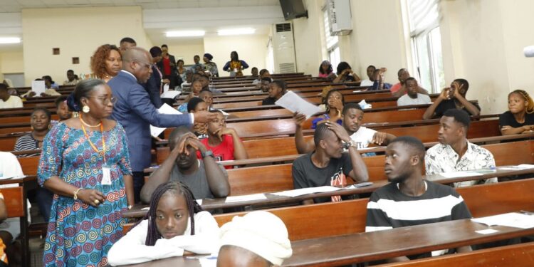 Concours INFAS 2024 : 130.622 candidats composent dans 8 catégories pour 10.000 places disponibles