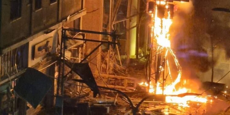 Israël : Le Hezbollah cible des installations militaires et sème la terreur dans plusieurs villes