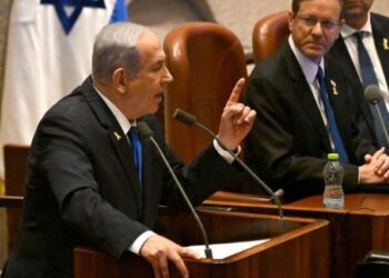 Proche-Orient : Netanyahu éclaboussé par un scandale, de hauts responsables de la sécurité arrêtés