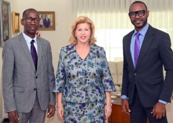 Côte d’Ivoire : André Silver Konan présente les projets de sa fondation à Mme Dominique Ouattara