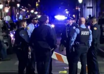 Etats-Unis : Deux attaques terroristes au véhicule font au moins 16 morts et plusieurs dizaines de blessés