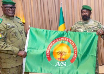 AES : Après le passeport, la confédération se dote d’un drapeau