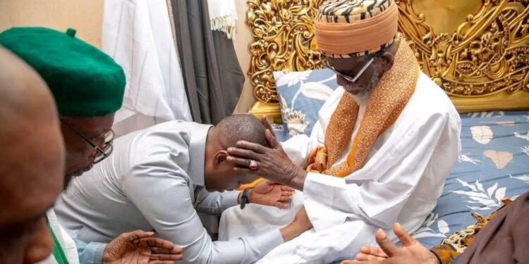 Ghana: Guillaume Soro reçoit les bénédictions du Grand Imam âgé de 105 ans