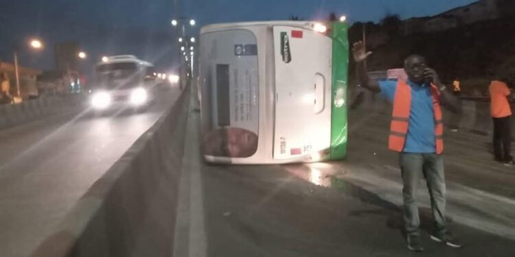 Abobo : Un bus SOTRA se renverse sur le pont de Macaci, une enquête ouverte