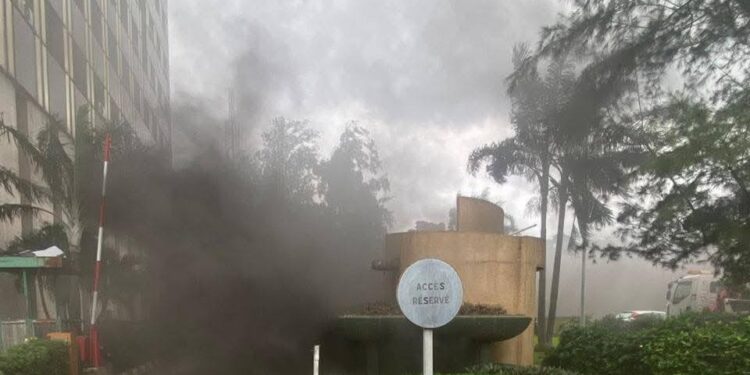 Côte d’Ivoire: Plusieurs véhicules ravagés par un incendie au Plateau 