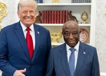Trump déraille face à Boakai : « Où as-tu appris à parler si bien ? As-tu été éduqué? Où ça? »