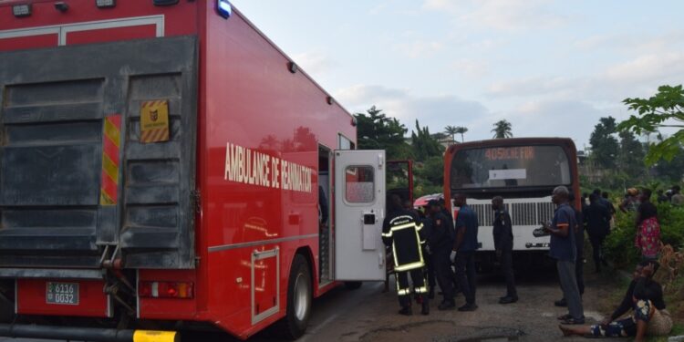 Abidjan : Un bus SOTRA fait une sortie de route, 62 blessés signalés