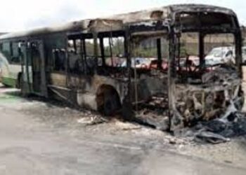 Affaire du bus incendié à Yopougon : La SOTRA réclame toute la lumière sur l’attaque