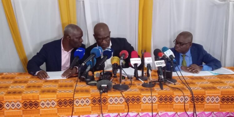 Côte d’Ivoire : Les avocats du PPA-CI dénoncent des violations des droits de leurs militants arrêtés