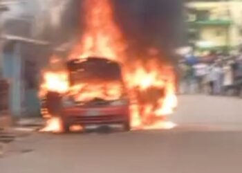 Aboisso : Un taxi communal en feu après une recharge de gaz butane