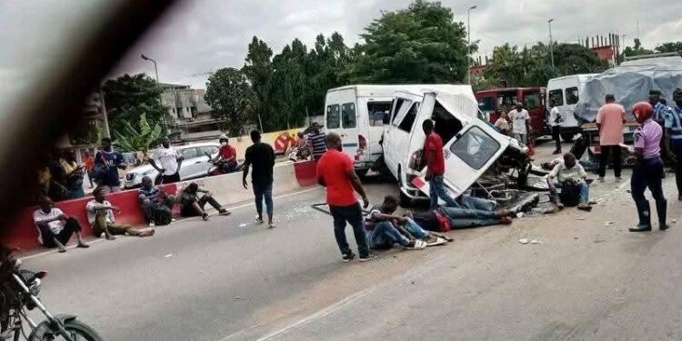 Accident : Plusieurs victimes signalées dans un grave accident à Abidjan