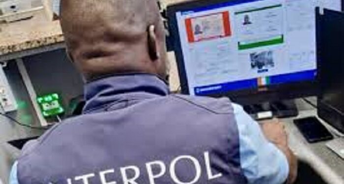 Réseaux de cybercriminalité: 1209 arrestations et 100 millions de dollars saisis en Afrique