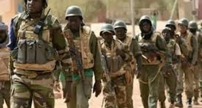 Mali : Plusieurs terroristes neutralisés dans de vastes offensives, des camps détruits