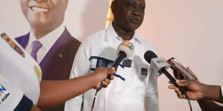 Côte d’Ivoire : Les ESCOM rendent hommage à Ouattara pour les actions majeures d’innovation sociale