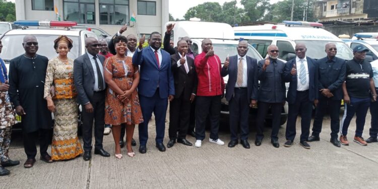 Pour ses actions en faveur de la santé : Les ESCOM rendent un vibrant hommage à Ouattara