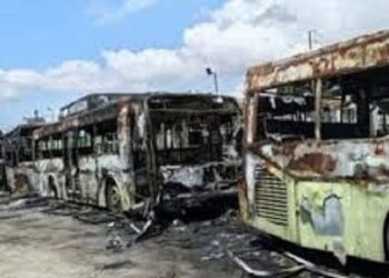 Côte d’Ivoire : 19 autobus de la SOTRA calcinés à Abobo