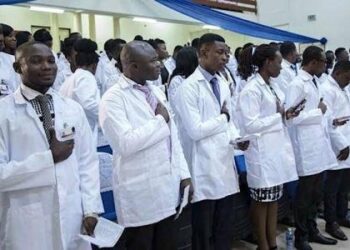 Nigeria : La fuite de 10.000 médecins aggrave la crise sanitaire