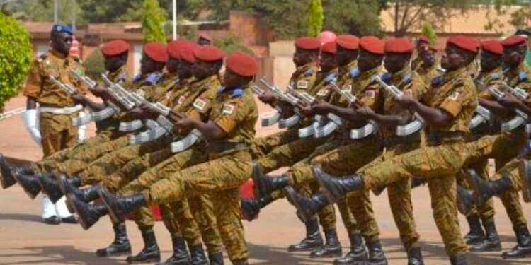 Burkina : 100 000 civils recrutés comme réservistes dans l’armée, d’ici fin 2026