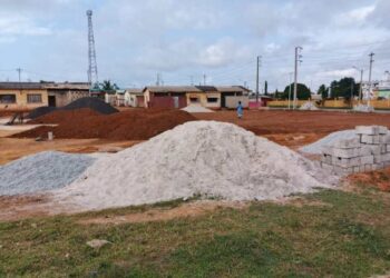Gagnoa : La FIFA lance un projet de terrain synthétique pour former les jeunes footballeurs