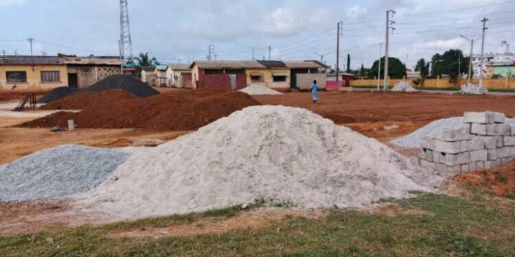 Gagnoa : La FIFA lance un projet de terrain synthétique pour former les jeunes footballeurs