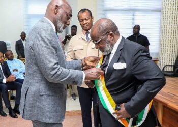 Cocody: Jean-Marc Yacé passe ses attributs de Député à Ange Dagaret Dassaud