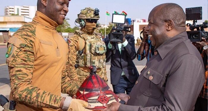 UA-AES : Évariste Ndayishimiye au Burkina Faso pour relancer la coopération