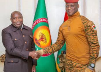 Burkina : Évariste Ndayishimiye impressionné par le programme Faso Mêbo