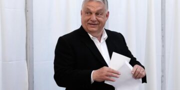 Hongrie : Viktor Orbán  battu par Péter Magyar après 16 ans de pouvoir