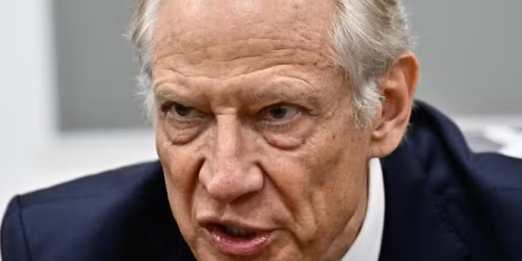 France : Dominique de Villepin restitue des statuettes offertes par Blaise Compaoré