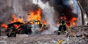 Ukraine : Près de 30 morts dans des frappes russes, malgré un cessez-le-feu