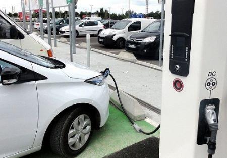 Côte d’Ivoire : L’État vise 10 % de véhicules électriques dans son parc automobile d’ici 2030
