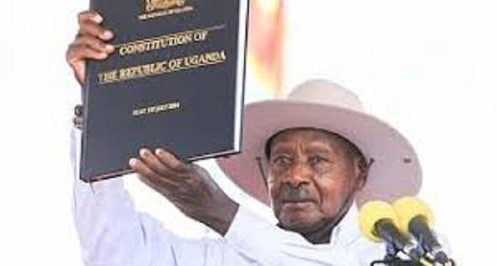 Ouganda : Yoweri Museveni entame un 7e mandat après 40 ans au pouvoir