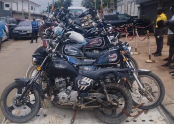 Transport illicite de personnes : 12 motos et tricycles saisis à Cocody
