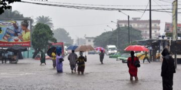 Pluies diluviennes: Abidjan sous les eaux, plusieurs axes inondés