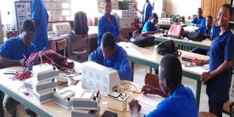 Enseignement technique : La construction de 100 nouveaux établissements en projet