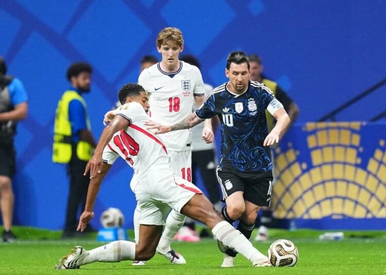 Mondial 2026: L&rsquo;Argentine renverse l&rsquo;Angleterre (2-1) et rejoint l&rsquo;Espagne en finale