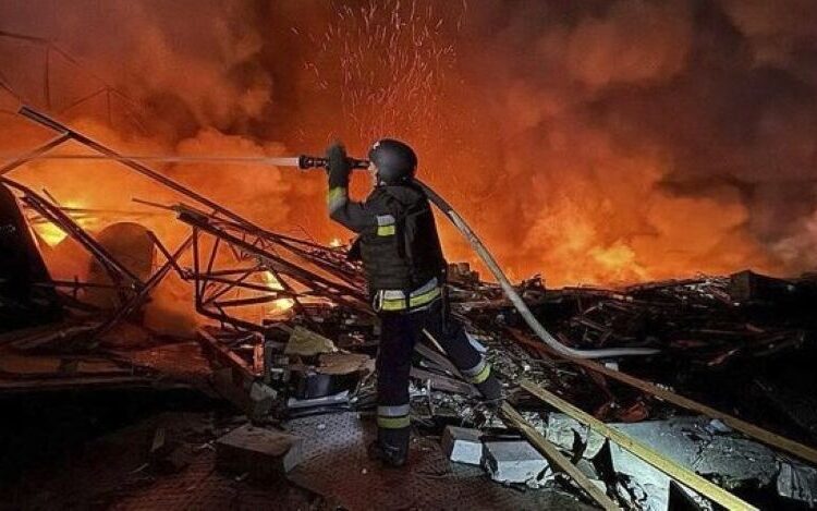 Ukraine : Au moins 17 morts dans une attaque russe massive