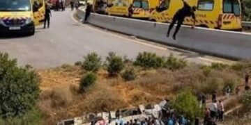 Algérie : 27 morts après la chute d’un autocar dans un ravin