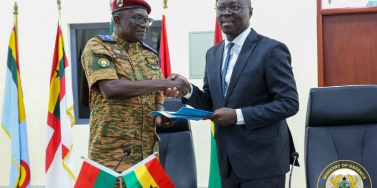 Coopération : Le Ghana et le Burkina Faso signent un accord de sécurisation des corridors commerciaux