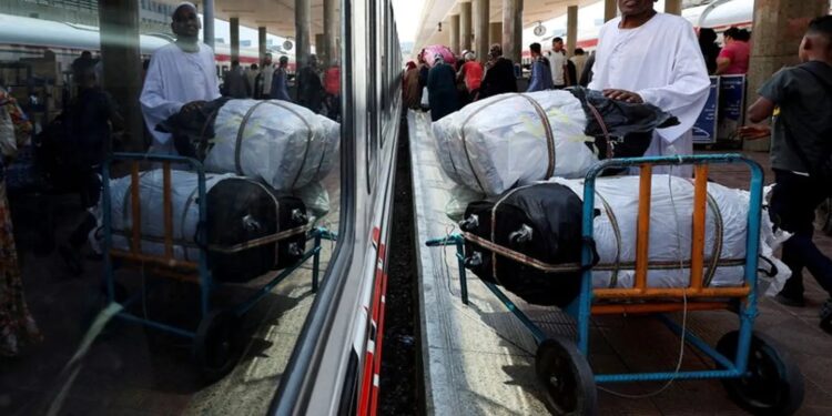 Soudan : 870 ressortissants quittent l’Égypte à bord de 30 bus