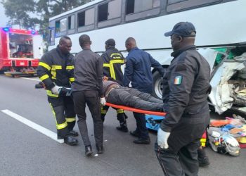 Autoroute du Nord : 9 morts dans une collision entre un car et un camion